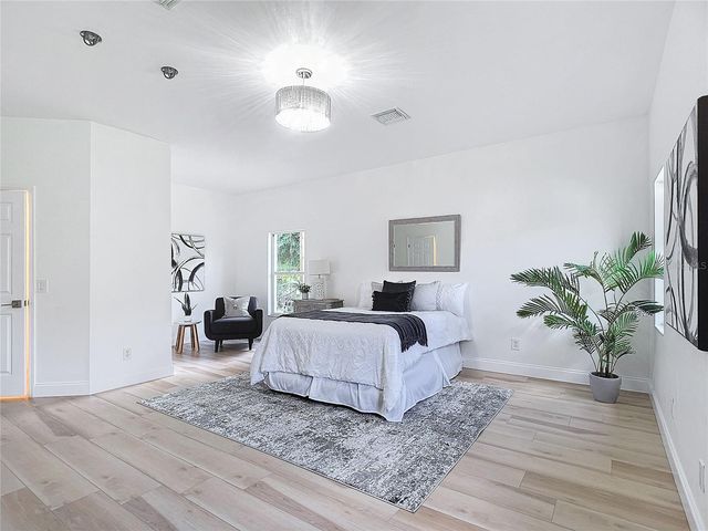 130 16TH AVENUE NE, Naples, FL 34120