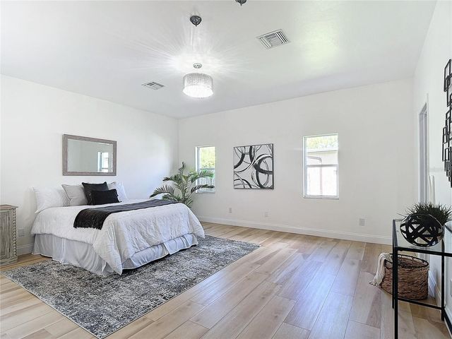 130 16TH AVENUE NE, Naples, FL 34120