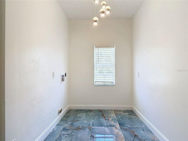 130 16TH AVENUE NE, Naples, FL 34120