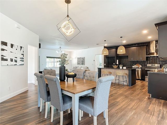 130 16TH AVENUE NE, Naples, FL 34120