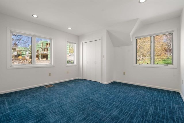 3 Catlin Rd 3, Brookline, MA 02445