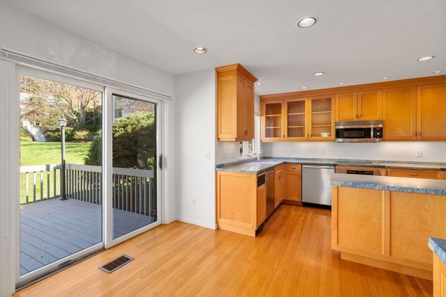 3 Catlin Rd 3, Brookline, MA 02445
