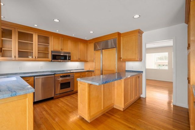 3 Catlin Rd 3, Brookline, MA 02445