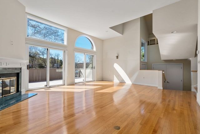 3 Catlin Rd 3, Brookline, MA 02445