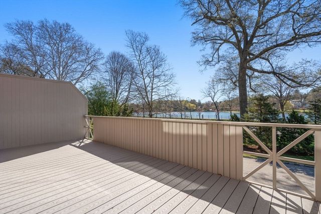 3 Catlin Rd 3, Brookline, MA 02445