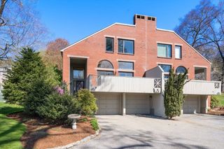 3 Catlin Rd 3, Brookline, MA 02445