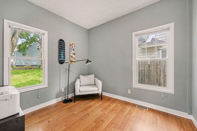 1355 Valley NW, Grand Rapids, MI 49504