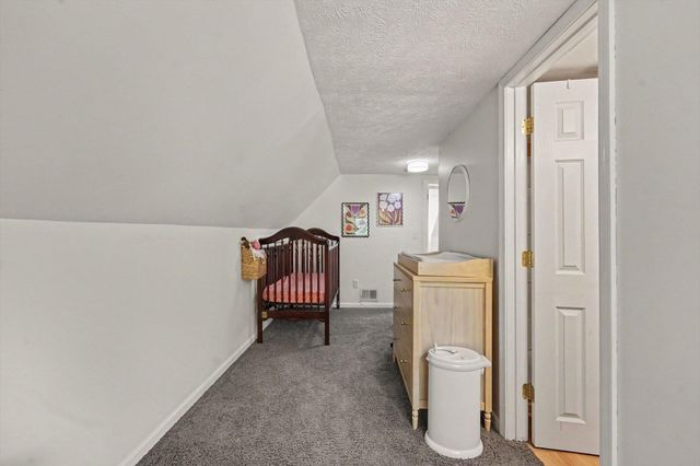 1355 Valley NW, Grand Rapids, MI 49504