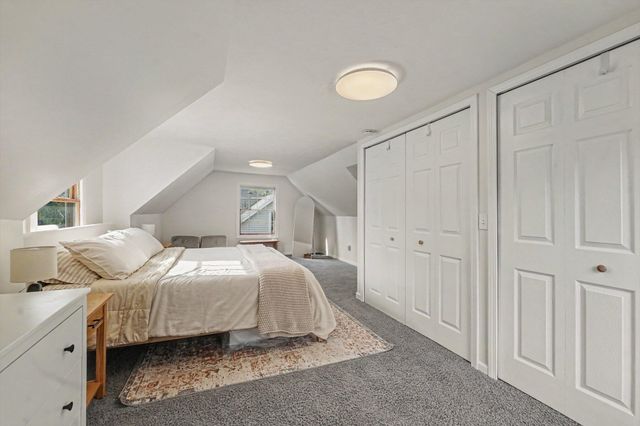 1355 Valley NW, Grand Rapids, MI 49504