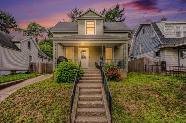 1355 Valley NW, Grand Rapids, MI 49504