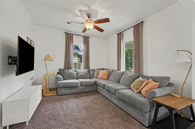 1355 Valley NW, Grand Rapids, MI 49504