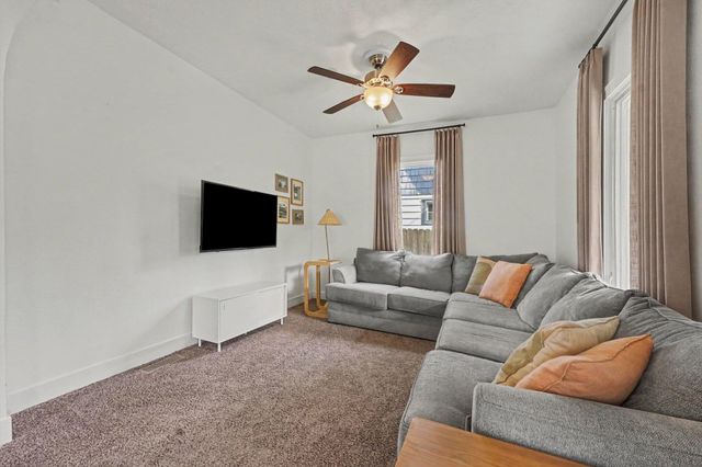 1355 Valley NW, Grand Rapids, MI 49504