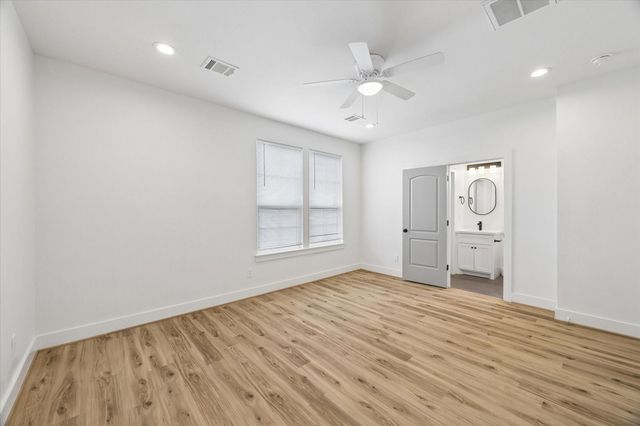 2749 Redrock Street B, Houston, TX 77088