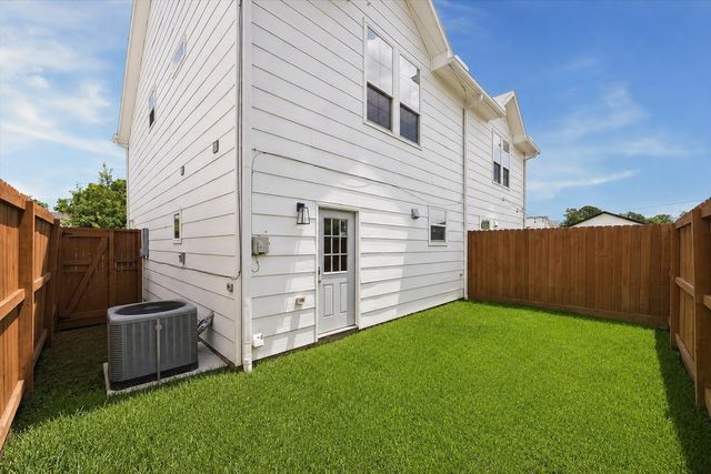 2749 Redrock Street B, Houston, TX 77088