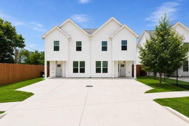 2749 Redrock Street B, Houston, TX 77088