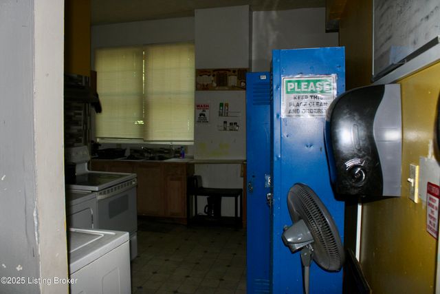 2639 Virginia Ave, Louisville, KY 40211