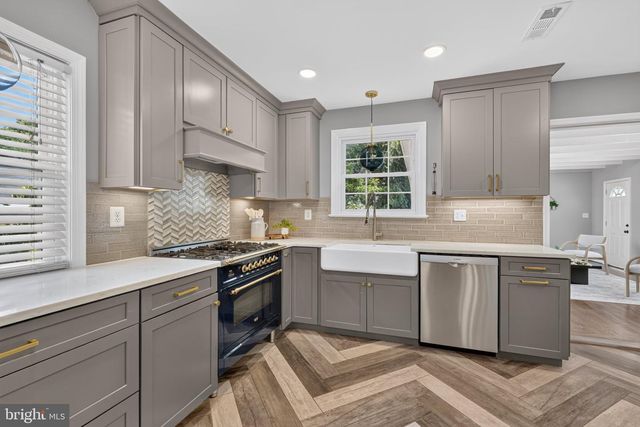 2601 MILITARY RD, Arlington, VA 22207