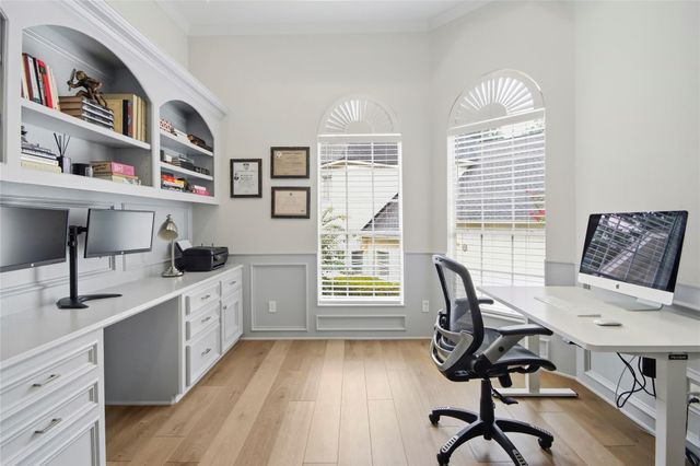 3 Edgecliff Place, The Woodlands, TX 77382