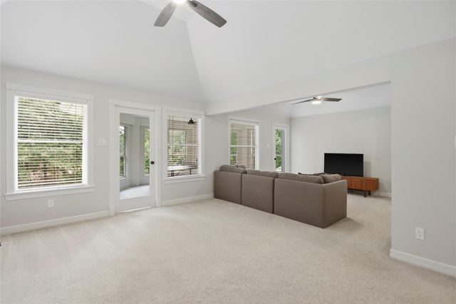 3 Edgecliff Place, The Woodlands, TX 77382