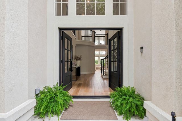 3 Edgecliff Place, The Woodlands, TX 77382
