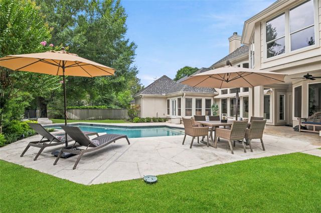 3 Edgecliff Place, The Woodlands, TX 77382