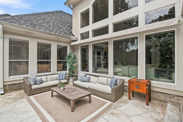 3 Edgecliff Place, The Woodlands, TX 77382