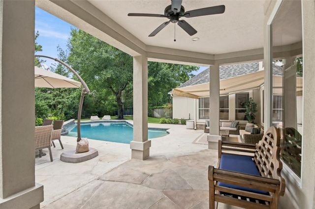3 Edgecliff Place, The Woodlands, TX 77382