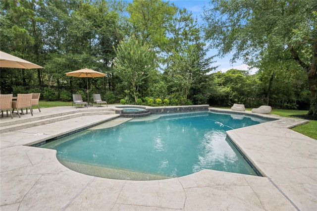 3 Edgecliff Place, The Woodlands, TX 77382