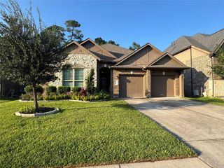 154 Deerfield Meadow Drive, Conroe, TX 77384