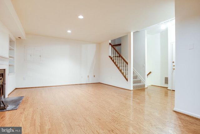 1494 HAMPTON HILL CIR, Mclean, VA 22101
