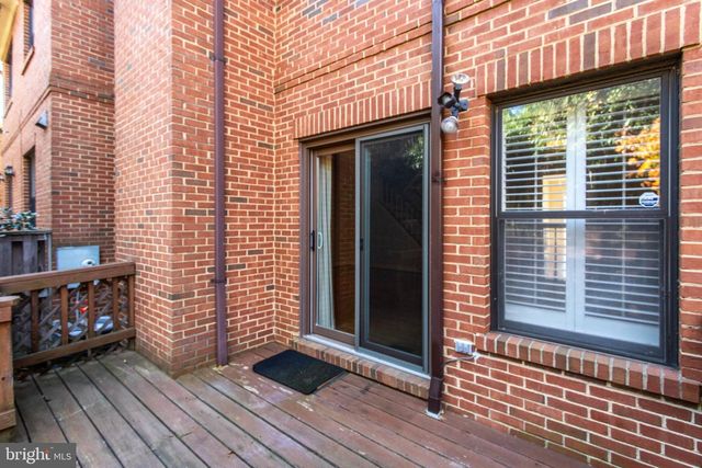 1494 HAMPTON HILL CIR, Mclean, VA 22101