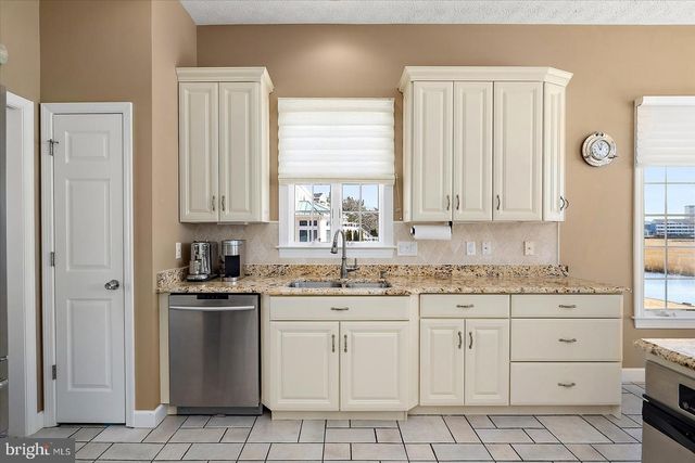 231 N HERON DR, Ocean City, MD 21842