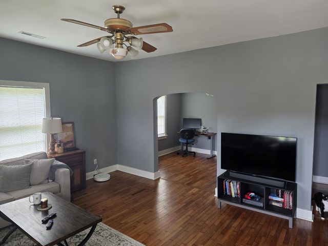 206 N Eddie St, Tullahoma, TN 37388