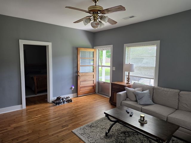 206 N Eddie St, Tullahoma, TN 37388