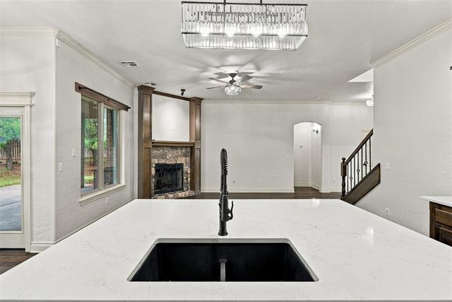 2800 SE 11th Street, Moore, OK 73160