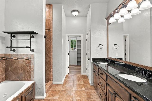 2800 SE 11th Street, Moore, OK 73160