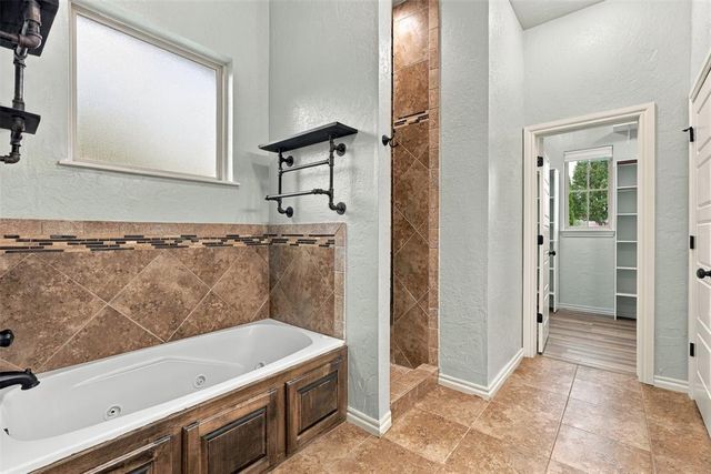 2800 SE 11th Street, Moore, OK 73160