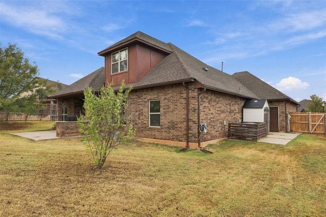 2800 SE 11th Street, Moore, OK 73160