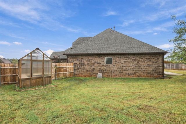 2800 SE 11th Street, Moore, OK 73160