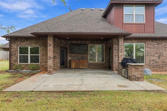 2800 SE 11th Street, Moore, OK 73160