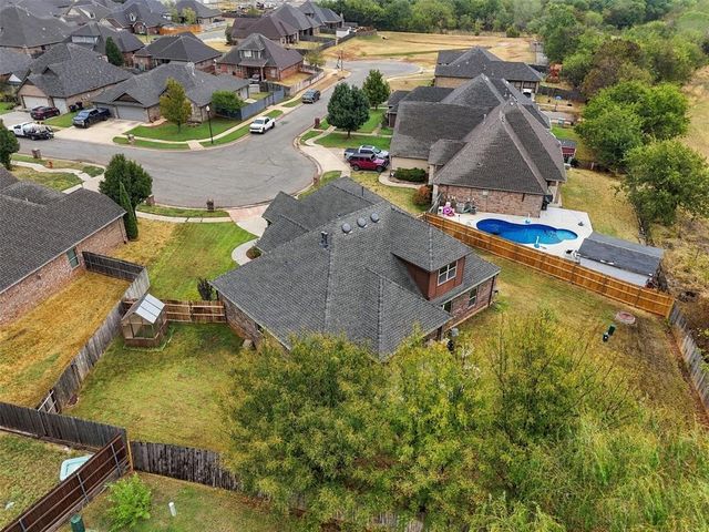 2800 SE 11th Street, Moore, OK 73160