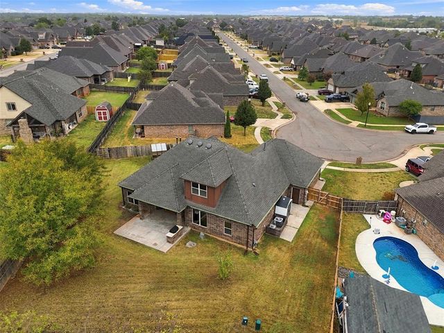 2800 SE 11th Street, Moore, OK 73160