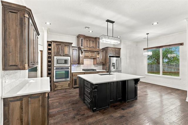 2800 SE 11th Street, Moore, OK 73160