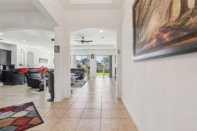 6432 SW 55th Pl, Davie, FL 33314