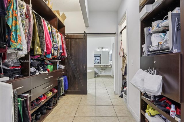 6432 SW 55th Pl, Davie, FL 33314