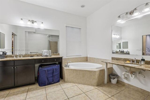 6432 SW 55th Pl, Davie, FL 33314