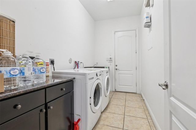 6432 SW 55th Pl, Davie, FL 33314