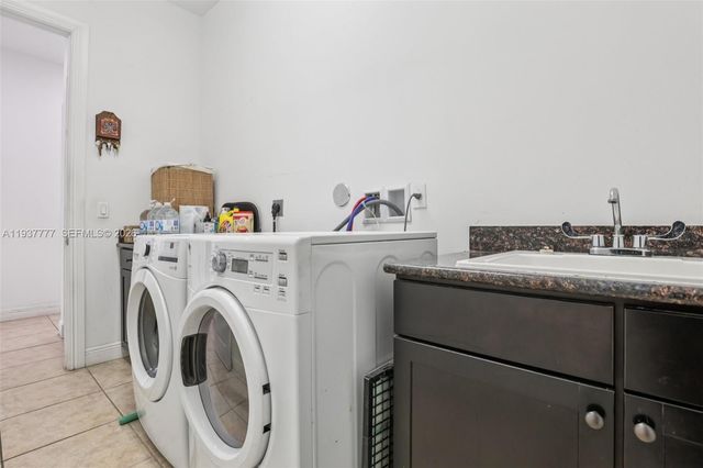 6432 SW 55th Pl, Davie, FL 33314