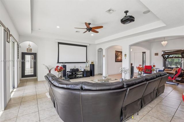 6432 SW 55th Pl, Davie, FL 33314