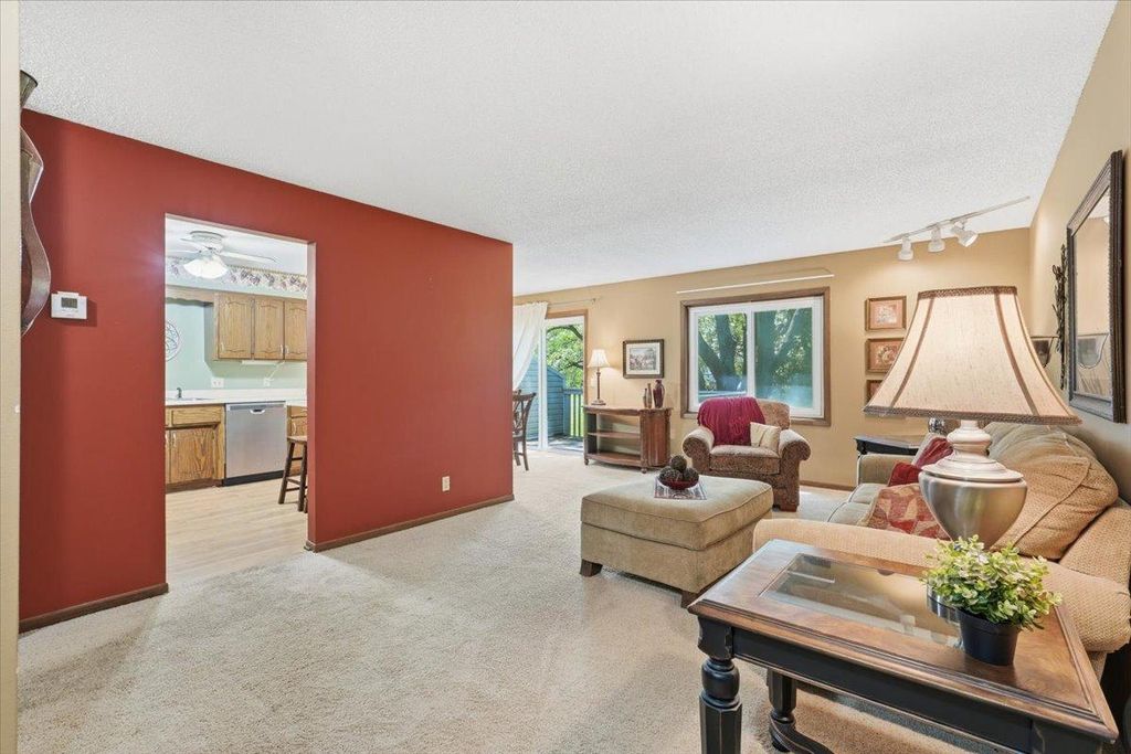 4342 Buckingham Court 1605, Vadnais Heights, MN 55127 — photo 4